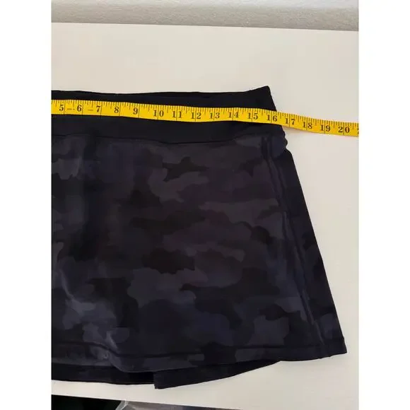 Lululemon Women’s Pace Rival Black Camo Skort Mid Rise Size 8 Athletic skirt